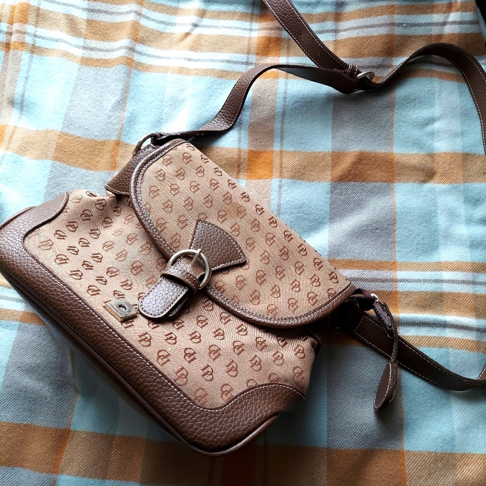 Crossbody bag (unbranded)